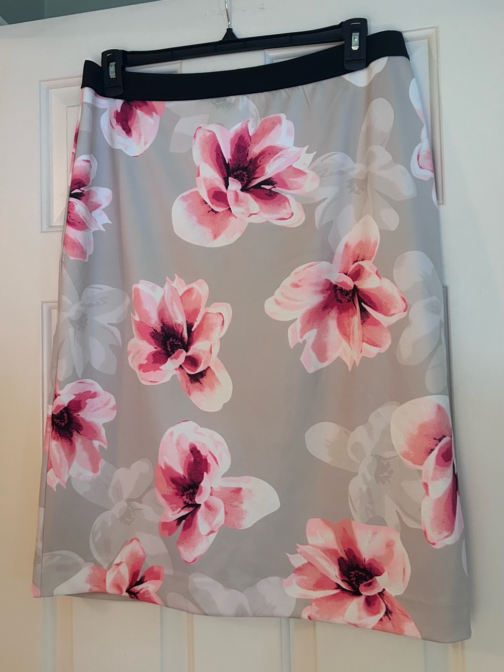 Premise Pink Floral Skirt, Zipper Back, XL, never worn